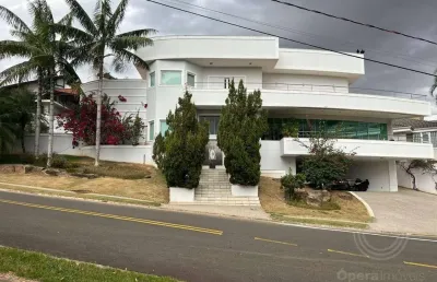 Casa alto padrão em uma localização privilegiada no condomínio alphaville em campinas