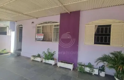 Casa térrea para vender no bairro jardim garcia em campinas.