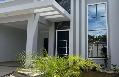 Casa com 2 quartos + suíte com sobra de terreno - vila gaúcha