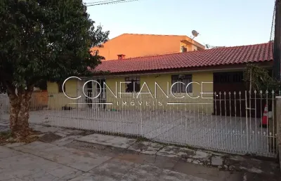 Casa com 3 quartos à venda na rua luiz scuissatto, 100, fazendinha, curitiba, 449 m2 por r$ 557.000