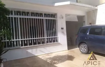 Casa no boqueirão com 200m²,sendo 4 dormitórios e 1 suíte, vaga para dois carros com quintal grande