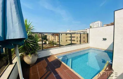 Casa triplex com 170 m² com 2 suítes e 2 vagas de garagem