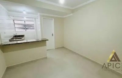 Ótimo apto. 100% reformado à 50m da praia - 48m² úteis - 01 dorm. - 01 banheiro - 01 vaga - ponta da praia