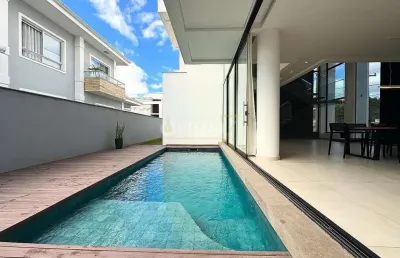 Casa em condomínio fechado com 4 quartos à venda em Pirabeiraba, Joinville 