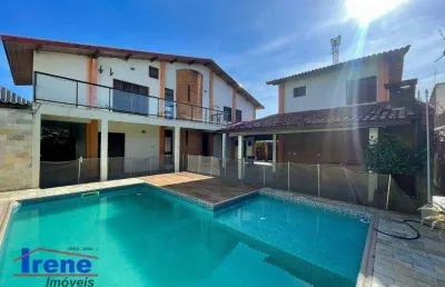 Sobrado 50 metros da praia com 4 dormitórios à venda, 239 m² por r$ 700.000 - suarão - itanhaém/sp