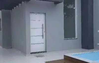 Casa linda,com fachada  moderna com piscina grande, lado praia. pronta pra receber sua família!!!