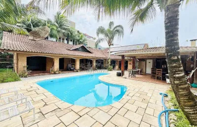 Casa com 10 quartos, praia do lázaro, ubatuba - r$ 2.5 mi, cod: 2701