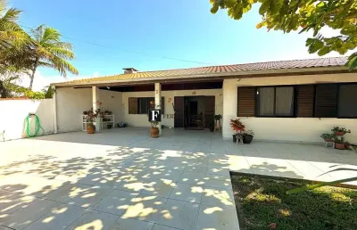 Casa com 3 quartos à venda na Avenida Paraná, 600, Canoas, Pontal do Paraná