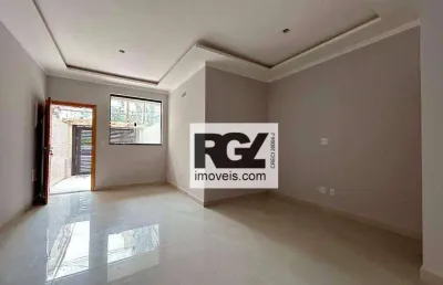 Na quadra da praia! casa nova com 03 suítes, churrasqueira e ôfuro. boqueirão, santos