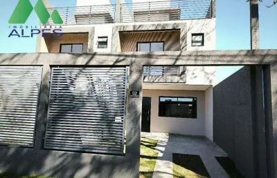 Triplex de frente para rua com excleente padrão de acabamento