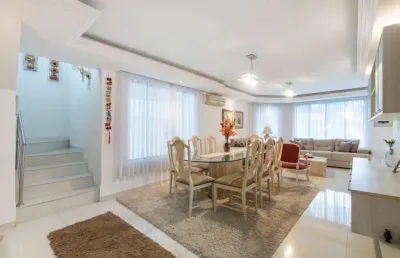 Casa em condomínio,  5 quartos, 5 vagas, a venda, no bairro uberaba, em curitiba. rebrokers
