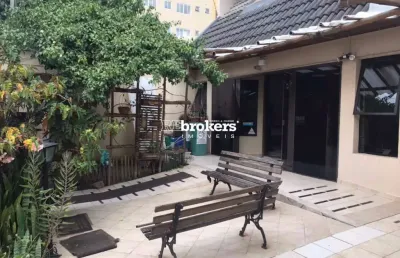 Casa sobrado comercial, com 6 vagas, a venda no bairro água verde, em curitiba rebrokers
