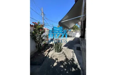 Excelente casa linear, frente rua localizada na taquara/jacarepaguá