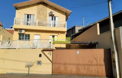 Sobrado à venda em bairro tranquilo com ampla area de comercios , escolas e serviços e facil acesso