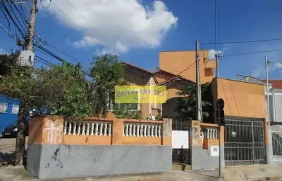 Imovel de esquina em rua comercial , ótimo para renda contendo 2 casas e edicula ou para ponto come