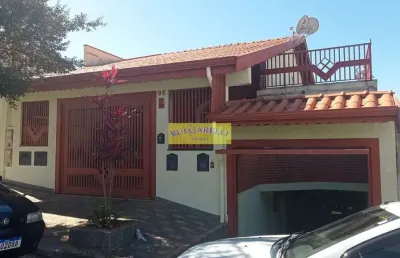 Casa à venda contendo 2 casas independentes com òtima localização bairro jardim das samambaias, jun