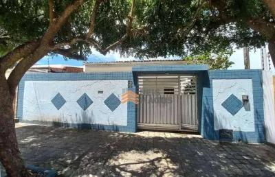 Uma excelente casa para venda no bairro neópolis, com 150m² de área construída, na rua araponga, conj. pirangi, primeira etapa, composta por garagem a