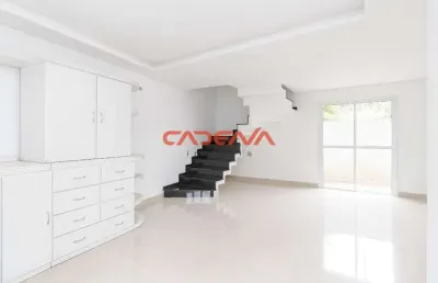 Sobrado triplex com 3 quartos e 2 vagas para aluguel no campo comprido