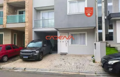 Casa em condomínio fechado com 3 quartos e 2 vagas à venda no pinheirinho