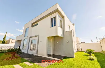 Casa com 5 quartos, sendo 3 suítes, 1 demi-suite e 2 vagas à venda em santa felicidade
