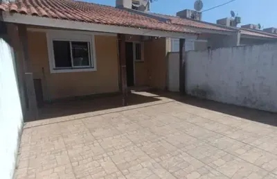 Casa em condomínio fechado com 2 quartos à venda na rua santa eulália, --, olaria, canoas por r$ 250.000