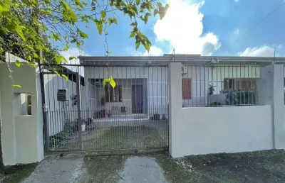 Casa com 2 quartos para alugar na rua das canafístulas, --, igara, canoas por r$ 2.300