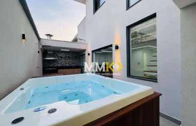 Casa de luxo à venda na ponta da praia com jacuzzi e churrasqueira, 174m