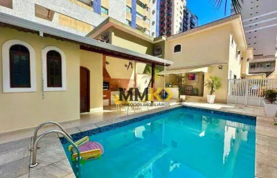 Casa isolada com piscina no bairro do boqueirão em santos há 3 quadras da praia