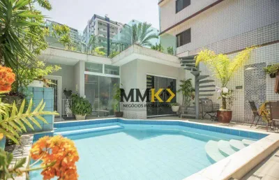 Casa 3 suítes e 3 vagas impecável, uma quadra da praia com piscina no bairro da aparecida