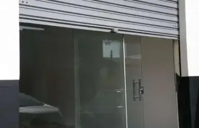 Salão comercial para locação em taubaté, parque aeroporto, 2 banheiros, 1 vaga