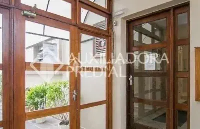 Apartamento com 1 quarto à venda na rua santo antônio, 782, floresta, porto alegre, 25 m2 por r$ 160.000