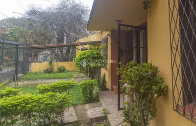 Casa com 3 quartos à venda na praça paulo de aragão bozano, 46, vila ipiranga, porto alegre, 140 m2 por r$ 675.000