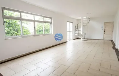 Apartamento duplex a venda no embaré, próximo da praia.