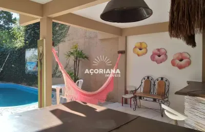 Casa com 6 quartos à venda na servidão revoar das perdizes, 344, campeche, florianópolis por r$ 1.963.000