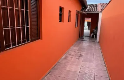 Casa com 2 dormitórios, sendo 1 suíte no grandesp em itanhaém / sp