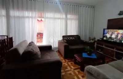 Casa com 4 quartos à venda na rua carlos de campos, 36, parque são vicente, mauá, 165 m2 por r$ 1.480.000
