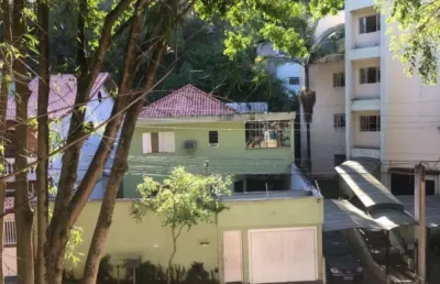 Imperdível sobrado com piscina, à venda em taboão da serra-sp, bairro parque monte alegre: 3 quartos, 3 suítes, 3 salas, 4 banheiros, 6 vagas, 322m²