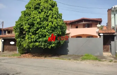 Sobrado a venda no condomínio baronesa, com 5 dormitórios sendo 2 suítes, sala para 3 ambientes, terreno de 1.000m²área construída de 380m²