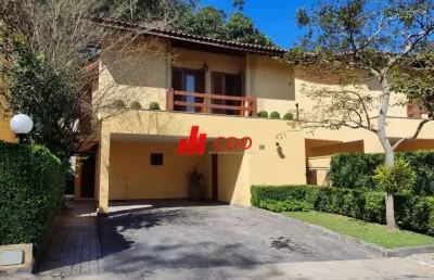 Excelente casa em condomínio no horto do ypê,padrão adolpho lindenberg,com 3 dormitórios sendo 1 suíte master, 3 salas, 4 banheiros, 4 vagas, 350m².