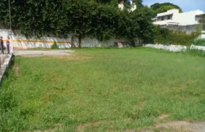 Terreno próximo ao estádio do morumbi com frente de 15 x 34 = 510 m²,bem localizado zoneamento zcor 1