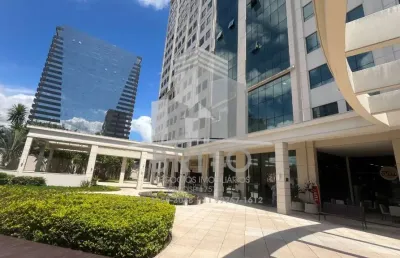 Conjunto comercial em um moderno complexo ao em frente ao fórum trabalhista com amplos espaços, recepção, banheiros, copa e sala de reunião.