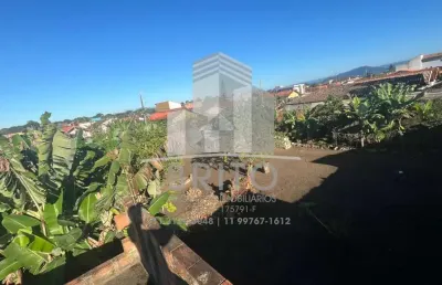 Terreno para venda em itanhaém, à 05 minutos da praia, com 250 m² total e alto índice de aproveitamento do solo. rua tranquila, fácil acesso