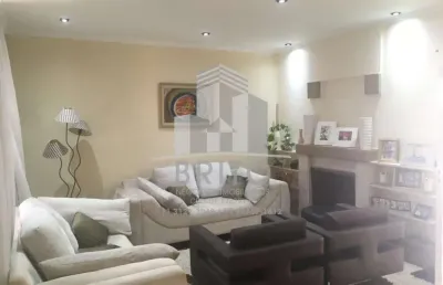Belíssima casa no jardim tremembé próximo ao horto florestal, rua tranquila e sem saída bem arborizada. sobrado com 4 dormitórios, 3 vagas de garagem