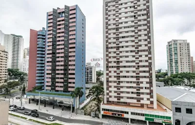 Sala comercial para alugar na Avenida República Argentina, 210, Água Verde, Curitiba