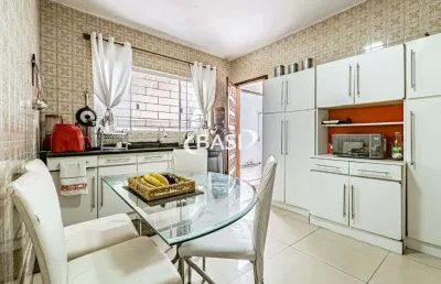 Casa terrea a venda no parolin com 4 quartos e 1 escritorio