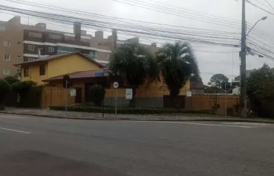 Excelente casa de esquina com 04 dormitorios no ahu