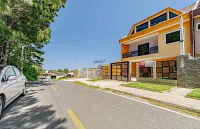 Sobrado triplex com 03 dormitorios sendo 01 suite no centro de araucaria