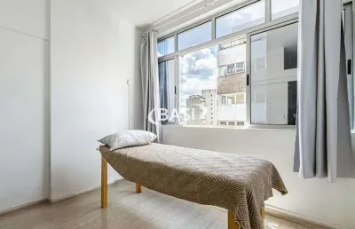 Sala comercial para venda, com varias  subdivisoes,  andar alto, face leste. 02 banheiros . poratia