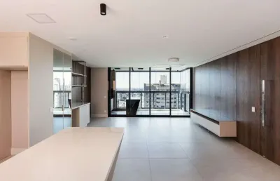 Apartamento com mobilia, andar alto ao lado cube curitibano.