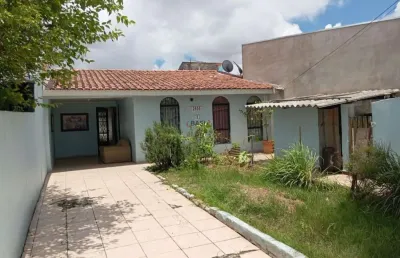 Casa com 3 quartos à venda na Rua Alete Dacheux Stori, 50, Jardim das Américas, Curitiba